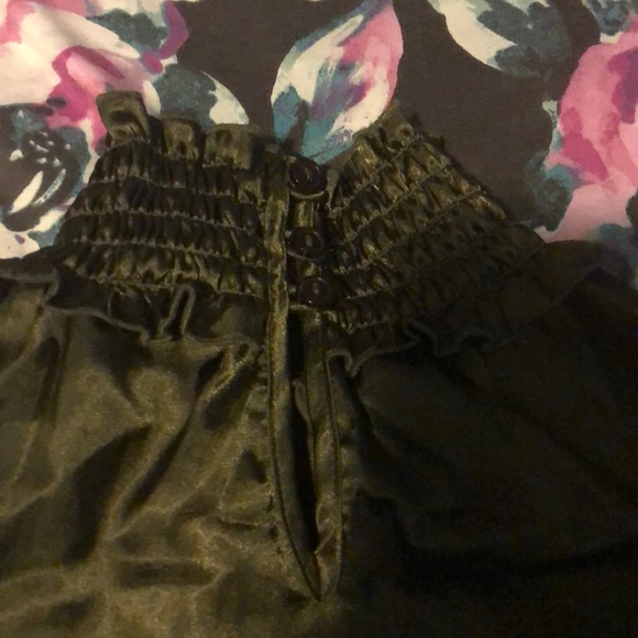 Feminine blouse - Picture 4 of 5